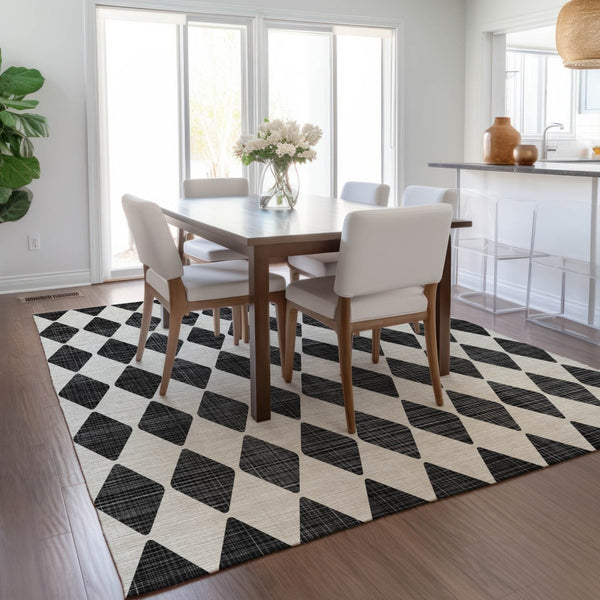 Homeroots 3' Beige Geometric Washable Indoor Outdoor Area Rug For Versatile Style In Any High Traffic Space 5' X 8' Polyester 577014