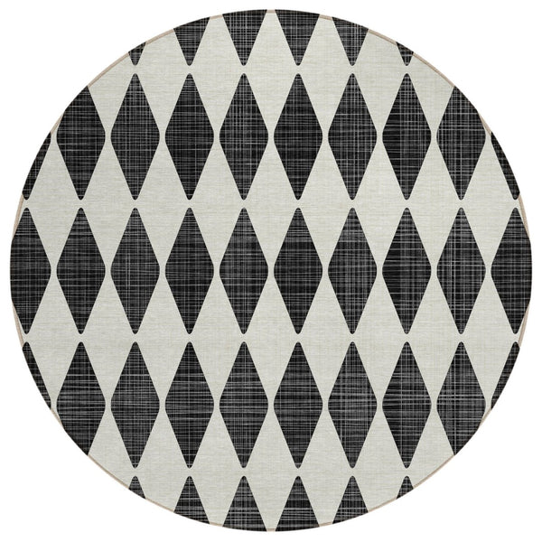 HomeRoots 5' Black Geometric Area Rug - Stylish, Washable, Durable Design for Indoor and Outdoor Spaces 8' Round 577015