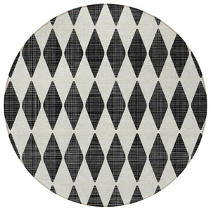 Homeroots 3' Beige Geometric Washable Indoor Outdoor Area Rug For Versatile Style In Any High Traffic Space 8' Round Polyester 577015