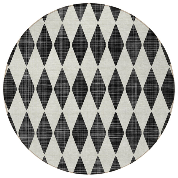 Homeroots 3' Beige Geometric Washable Indoor Outdoor Area Rug For Versatile Style In Any High Traffic Space 8' Round Polyester 577015