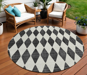 Homeroots 3' Beige Geometric Washable Indoor Outdoor Area Rug For Versatile Style In Any High Traffic Space 8' Round Polyester 577015