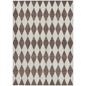 Homeroots 3' Beige Geometric Washable Indoor Outdoor Area Rug For Versatile Style In Any High Traffic Space 5' X 8' Polyester 577020