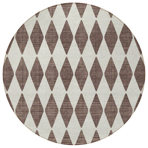 Homeroots 3' Beige Geometric Washable Indoor Outdoor Area Rug For Versatile Style In Any High Traffic Space 8' Round Polyester 577021