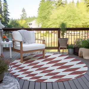 Homeroots 3' Beige Geometric Washable Indoor Outdoor Area Rug For Versatile Style In Any High Traffic Space 8' Round Polyester 577027