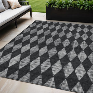 Homeroots 3' Beige Geometric Washable Indoor Outdoor Area Rug For Versatile Style In Any High Traffic Space 5' X 8' Polyester 577032