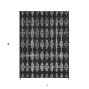 Homeroots 3' Beige Geometric Washable Indoor Outdoor Area Rug For Versatile Style In Any High Traffic Space 5' X 8' Polyester 577032