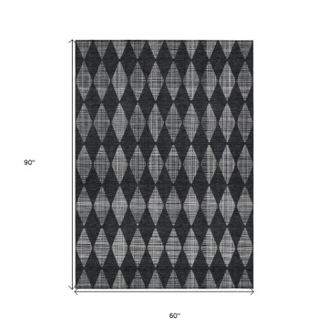 Homeroots 3' Beige Geometric Washable Indoor Outdoor Area Rug For Versatile Style In Any High Traffic Space 5' X 8' Polyester 577032