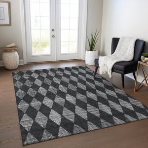 Homeroots 3' Beige Geometric Washable Indoor Outdoor Area Rug For Versatile Style In Any High Traffic Space 5' X 8' Polyester 577032