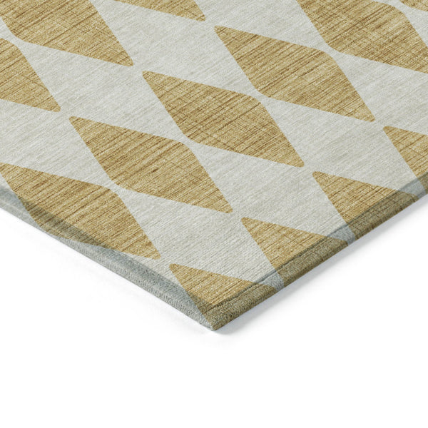 Homeroots 3' Beige Geometric Washable Indoor Outdoor Area Rug For Versatile Style In Any High Traffic Space 3' X 5' Polyester 577037