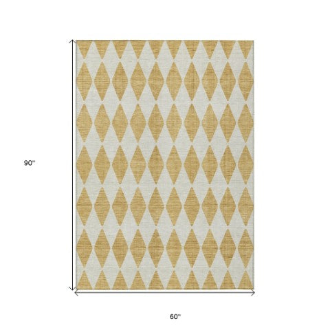 Homeroots 3' Beige Geometric Washable Indoor Outdoor Area Rug For Versatile Style In Any High Traffic Space 5' X 8' Polyester 577038