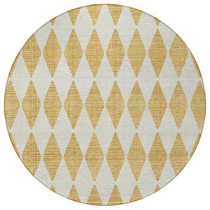 Homeroots 3' Beige Geometric Washable Indoor Outdoor Area Rug For Versatile Style In Any High Traffic Space 8' Round Polyester 577039
