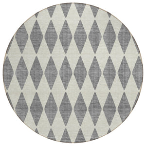 HomeRoots 5' Gray and Ivory Geometric Rug - Stylish, Durable, Washable Indoor/Outdoor Area Accent for Any Space 8' Round 577045