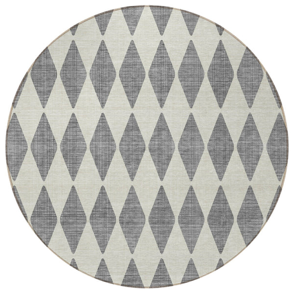 Homeroots 3' Beige Geometric Washable Indoor Outdoor Area Rug For Versatile Style In Any High Traffic Space 8' Round Polyester 577045