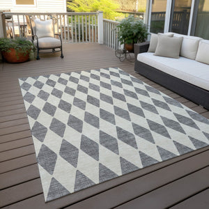 Homeroots 3' Beige Geometric Washable Indoor Outdoor Area Rug For Versatile Style In Any High Traffic Space 9' X 12' Polyester 577047