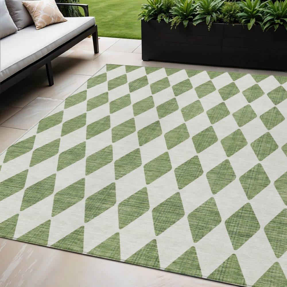 HomeRoots 5' Geometric Green and Ivory Washable Area Rug for Indoor and Outdoor Spaces, Durable & Stylish 5' X 8' 577050