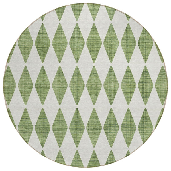 HomeRoots 5' Geometric Green and Ivory Washable Area Rug for Indoor and Outdoor Spaces, Durable & Stylish 8' Round 577051