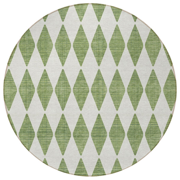 Homeroots 3' Beige Geometric Washable Indoor Outdoor Area Rug For Versatile Style In Any High Traffic Space 8' Round Polyester 577051
