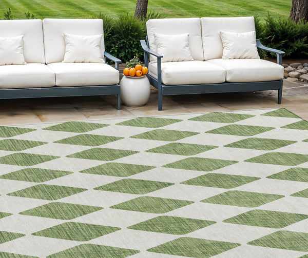 Homeroots 3' Beige Geometric Washable Indoor Outdoor Area Rug For Versatile Style In Any High Traffic Space 9' X 12' Polyester 577053