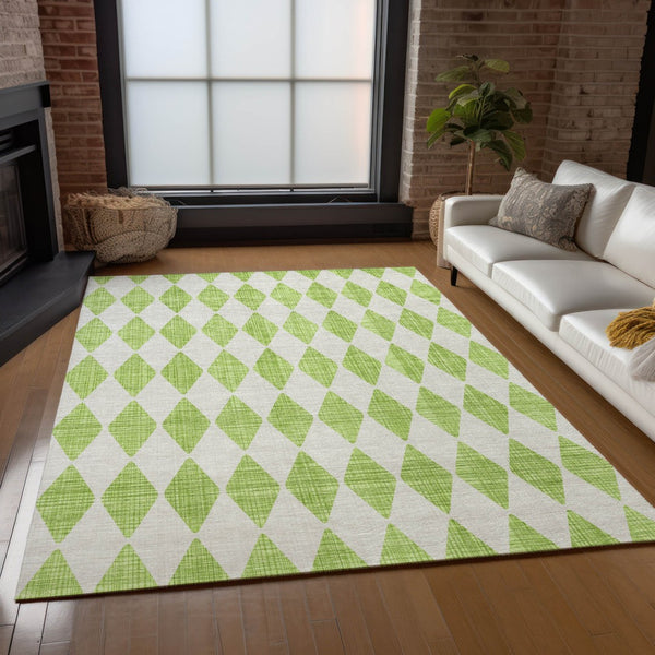 Homeroots 3' Beige Geometric Washable Indoor Outdoor Area Rug For Versatile Style In Any High Traffic Space 3' X 5' Polyester 577061