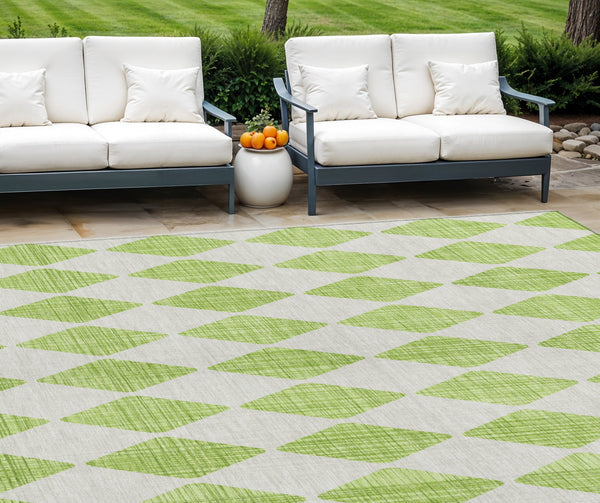 Homeroots 3' Beige Geometric Washable Indoor Outdoor Area Rug For Versatile Style In Any High Traffic Space 8' X 10' Polyester 577064