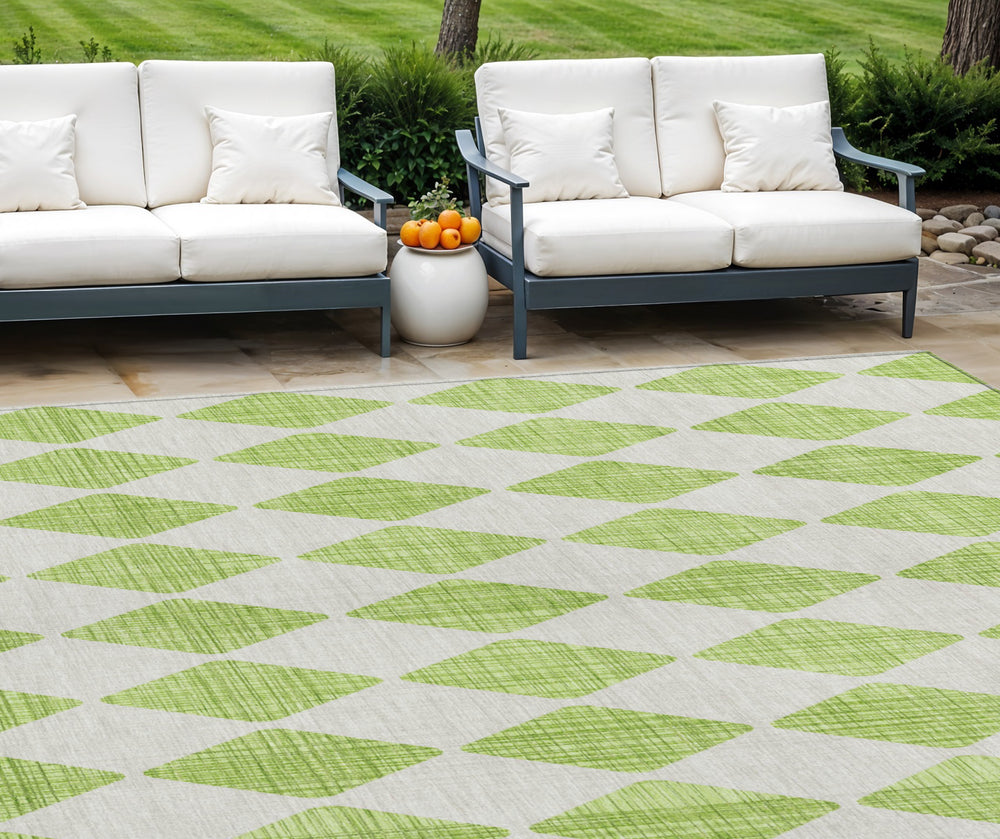 Homeroots 3' Beige Geometric Washable Indoor Outdoor Area Rug For Versatile Style In Any High Traffic Space 9' X 12' Polyester 577065