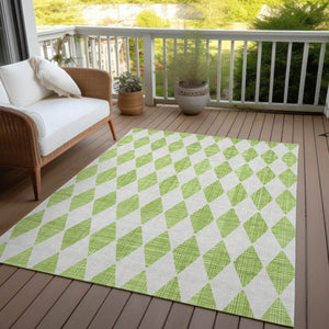 Homeroots 3' Beige Geometric Washable Indoor Outdoor Area Rug For Versatile Style In Any High Traffic Space 10' X 14' Polyester 577066