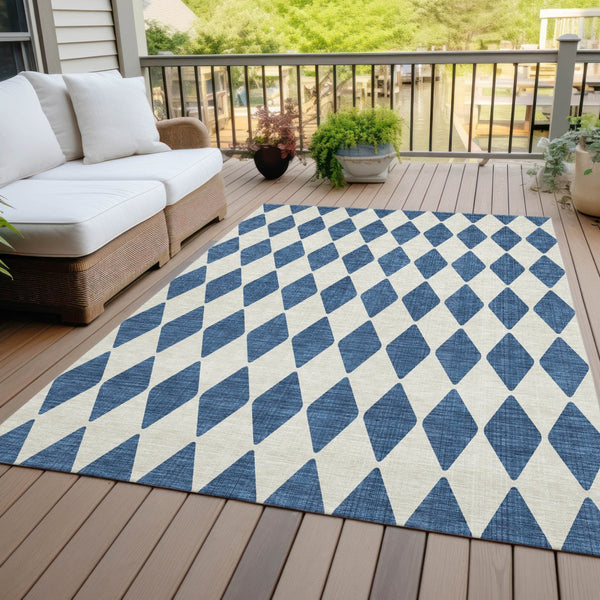 Homeroots 3' Beige Geometric Washable Indoor Outdoor Area Rug For Versatile Style In Any High Traffic Space 3' X 5' Polyester 577067