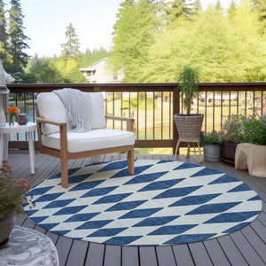 Homeroots 3' Beige Geometric Washable Indoor Outdoor Area Rug For Versatile Style In Any High Traffic Space 8' Round Polyester 577069