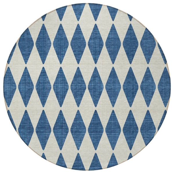 Homeroots 3' Beige Geometric Washable Indoor Outdoor Area Rug For Versatile Style In Any High Traffic Space 8' Round Polyester 577069
