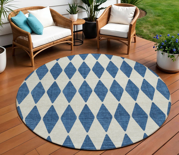 Homeroots 3' Beige Geometric Washable Indoor Outdoor Area Rug For Versatile Style In Any High Traffic Space 8' Round Polyester 577069
