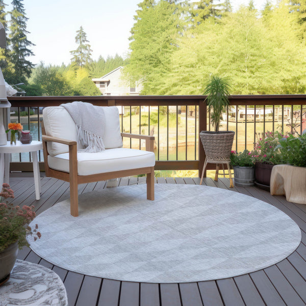 Homeroots 3' Beige Geometric Washable Indoor Outdoor Area Rug For Versatile Style In Any High Traffic Space 8' Round Polyester 577087
