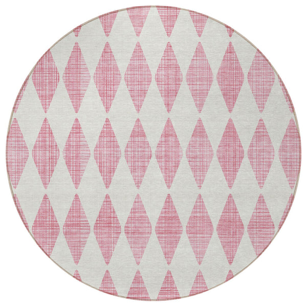 Homeroots 3' Beige Geometric Washable Indoor Outdoor Area Rug For Versatile Style In Any High Traffic Space 8' Round Polyester 577093