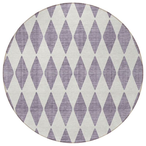 Homeroots 3' Beige Geometric Washable Indoor Outdoor Area Rug For Versatile Style In Any High Traffic Space 8' Round Polyester 577099