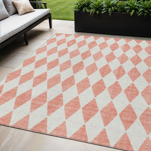 Homeroots 3' Beige Geometric Washable Indoor Outdoor Area Rug For Versatile Style In Any High Traffic Space 5' X 8' Polyester 577104