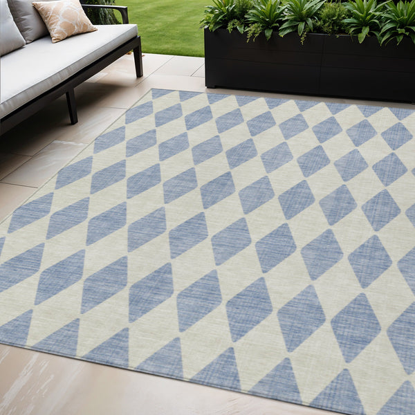 Homeroots 3' Beige Geometric Washable Indoor Outdoor Area Rug For Versatile Style In Any High Traffic Space 5' X 8' Polyester 577116