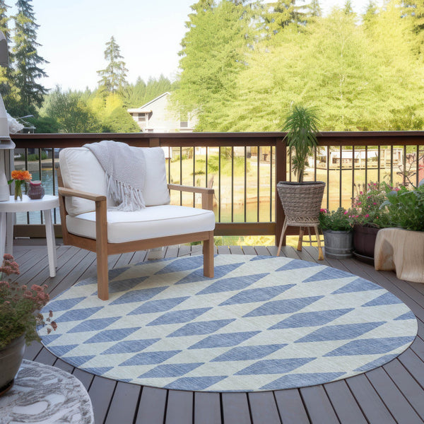 Homeroots 3' Beige Geometric Washable Indoor Outdoor Area Rug For Versatile Style In Any High Traffic Space 8' Round Polyester 577117