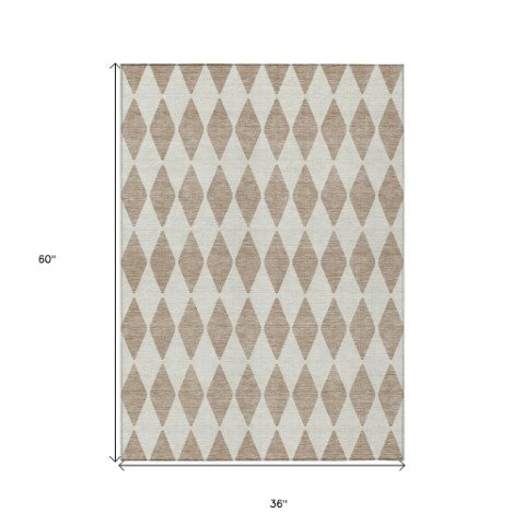 Homeroots 3' Beige Geometric Washable Indoor Outdoor Area Rug For Versatile Style In Any High Traffic Space 3' X 5' Polyester 577121