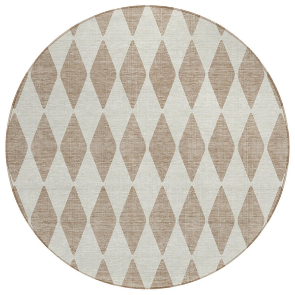 HomeRoots 5' Taupe and Ivory Geometric Washable Area Rug – Stylish, Durable, Perfect for Indoor and Outdoor Use! 8' Round 577123