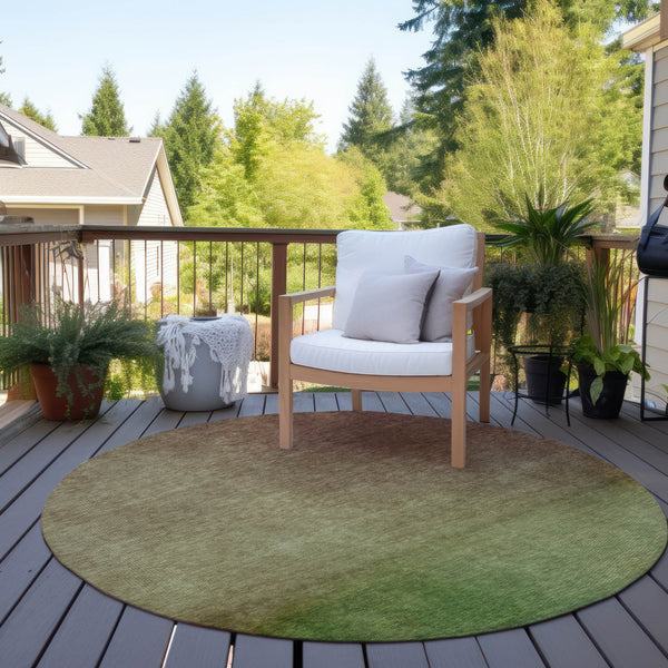 Homeroots 3' Blush Taupe And Green Ombre Washable Area Rug For Indoor And Outdoor Spaces – Stylish And Durable! 8' Round Polyester 577273