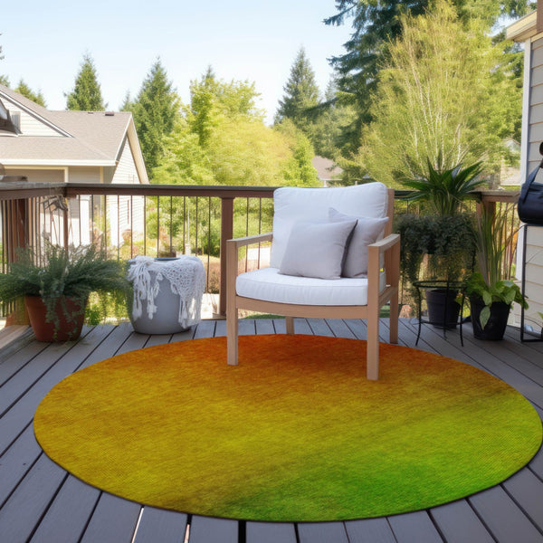 Homeroots 3' Blush Taupe And Green Ombre Washable Area Rug For Indoor And Outdoor Spaces – Stylish And Durable! 8' Round Polyester 577279