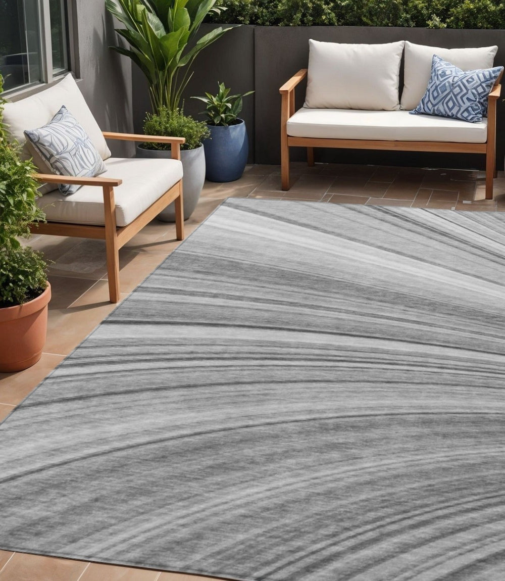 HomeRoots 5' Elegant Gray Silver Ivory Abstract Area Rug - Stylish, Washable Design Perfect for Indoors & Outdoors 5' X 8' 577338