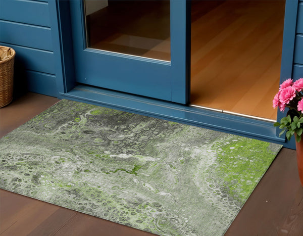 Homeroots 3' Stylish Artichoke Green & Ivory Abstract Washable Area Rug For Indoor & Outdoor Spaces 3' X 5' Polyester 577403