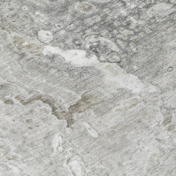 Homeroots 3' Stylish Artichoke Green & Ivory Abstract Washable Area Rug For Indoor & Outdoor Spaces 8' Round Polyester 577423