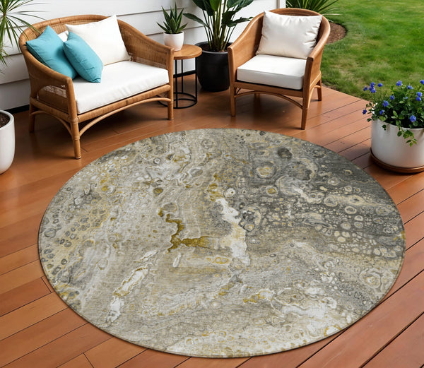 Homeroots 3' Stylish Artichoke Green & Ivory Abstract Washable Area Rug For Indoor & Outdoor Spaces 8' Round Polyester 577429