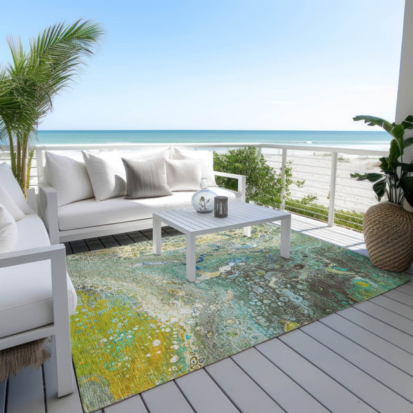 Homeroots 3' Stylish Artichoke Green & Ivory Abstract Washable Area Rug For Indoor & Outdoor Spaces 3' X 5' Polyester 577433