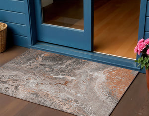 Homeroots 3' Stylish Artichoke Green & Ivory Abstract Washable Area Rug For Indoor & Outdoor Spaces 3' X 5' Polyester 577439