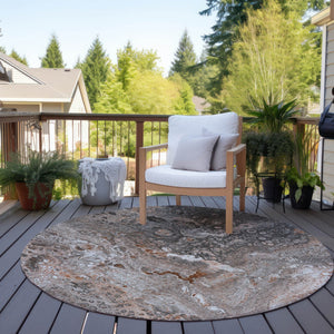 Homeroots 3' Stylish Artichoke Green & Ivory Abstract Washable Area Rug For Indoor & Outdoor Spaces 8' Round Polyester 577441