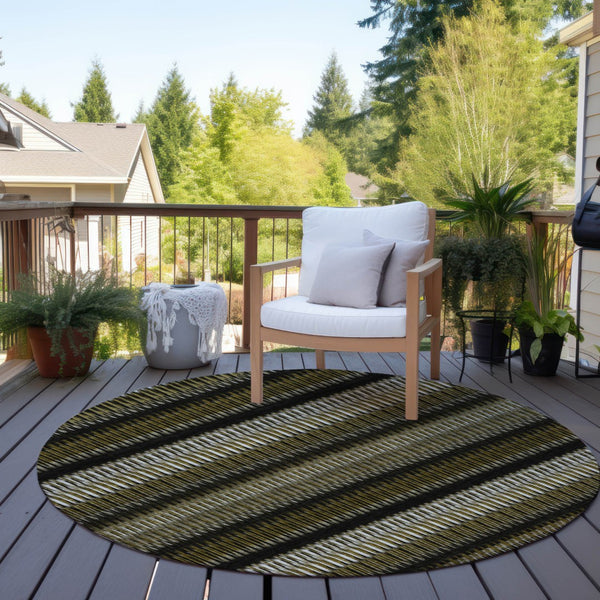 Homeroots 3' Denim Blue And Ivory Striped Washable Area Rug For Indoor Or Outdoor Use - Durable And Stylish 8' Round Polyester 577453