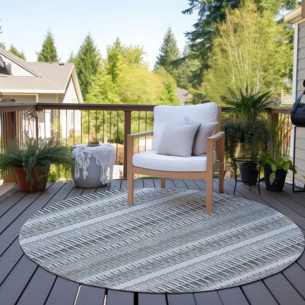 Homeroots 3' Denim Blue And Ivory Striped Washable Area Rug For Indoor Or Outdoor Use - Durable And Stylish 8' Round Polyester 577477