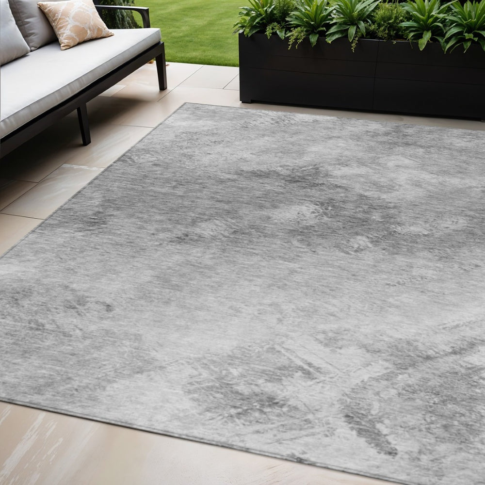 HomeRoots 5' Abstract Silver Gray and Ivory Washable Area Rug - Stylish, Durable, Perfect for Indoor & Outdoor Use 5' X 8' 577518